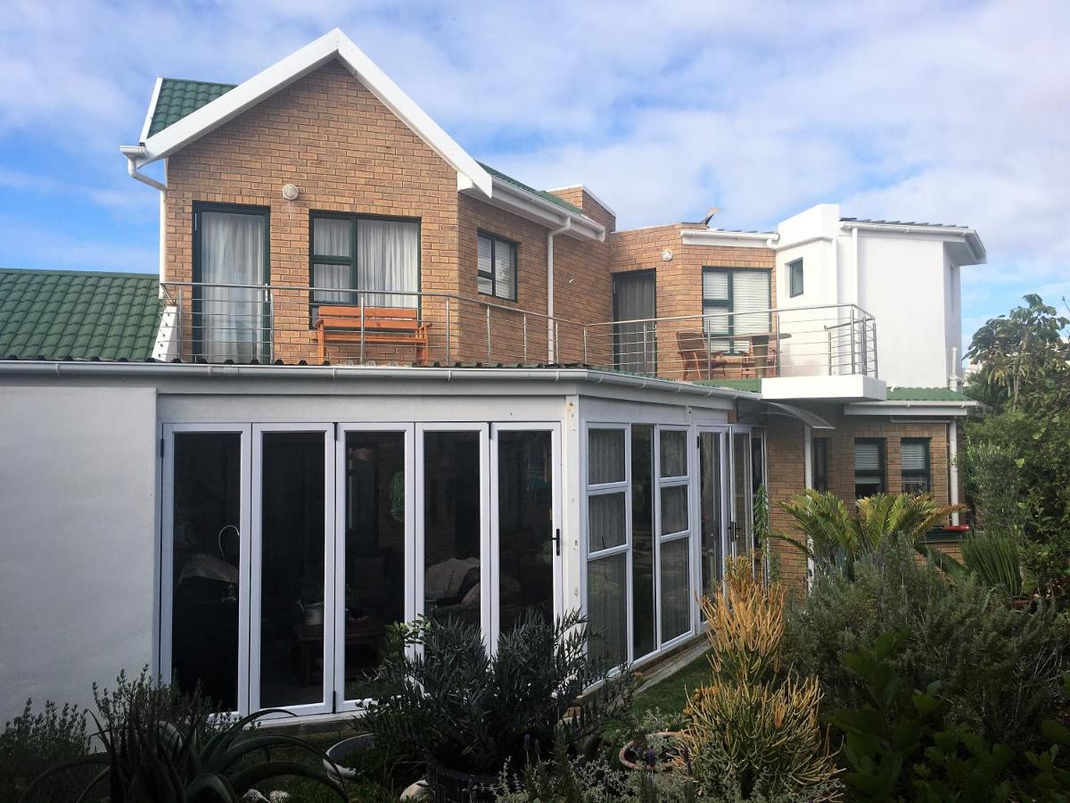 The Sun Catcher Bed & Breakfast Struisbaai Exterior photo